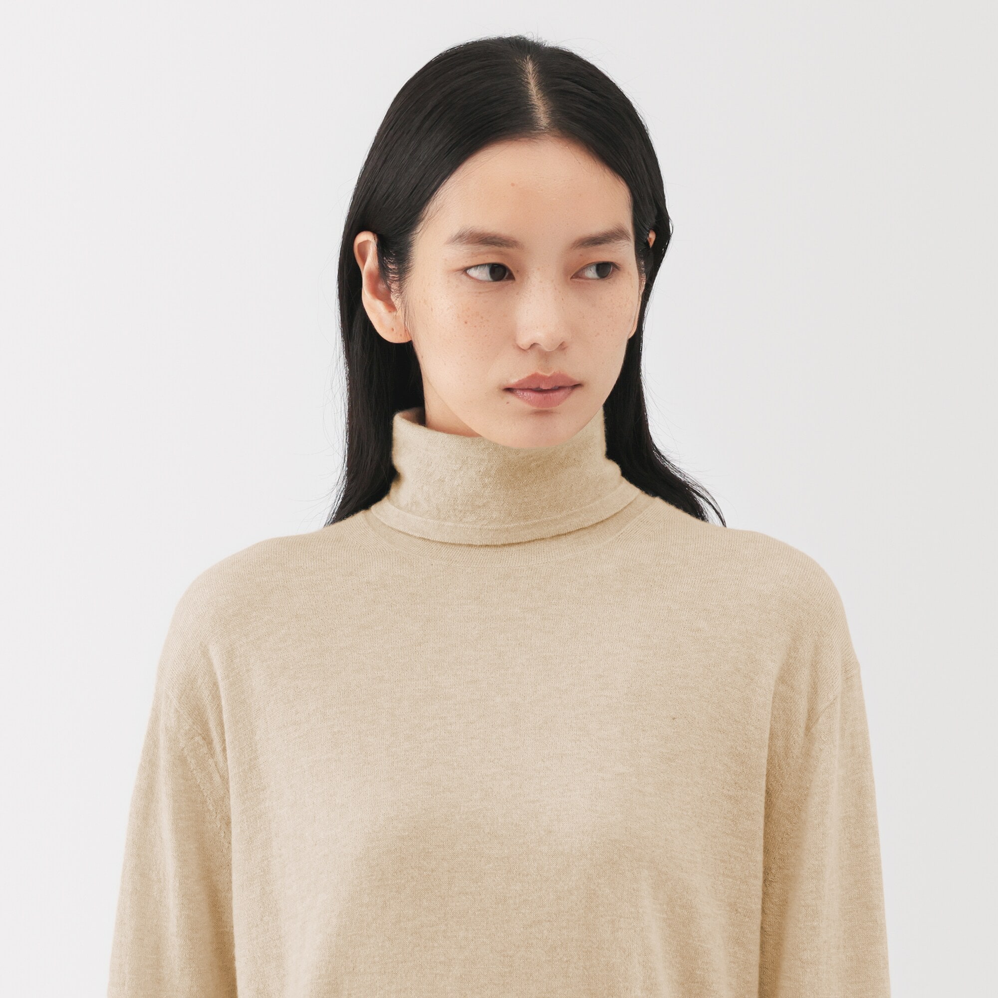 婦人　自然のまんまの色　カシミヤタートルネックセーター