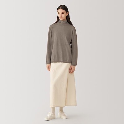婦人　自然のまんまの色　カシミヤタートルネックセーター