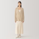 婦人　自然のまんまの色　カシミヤＶネックカーディガン