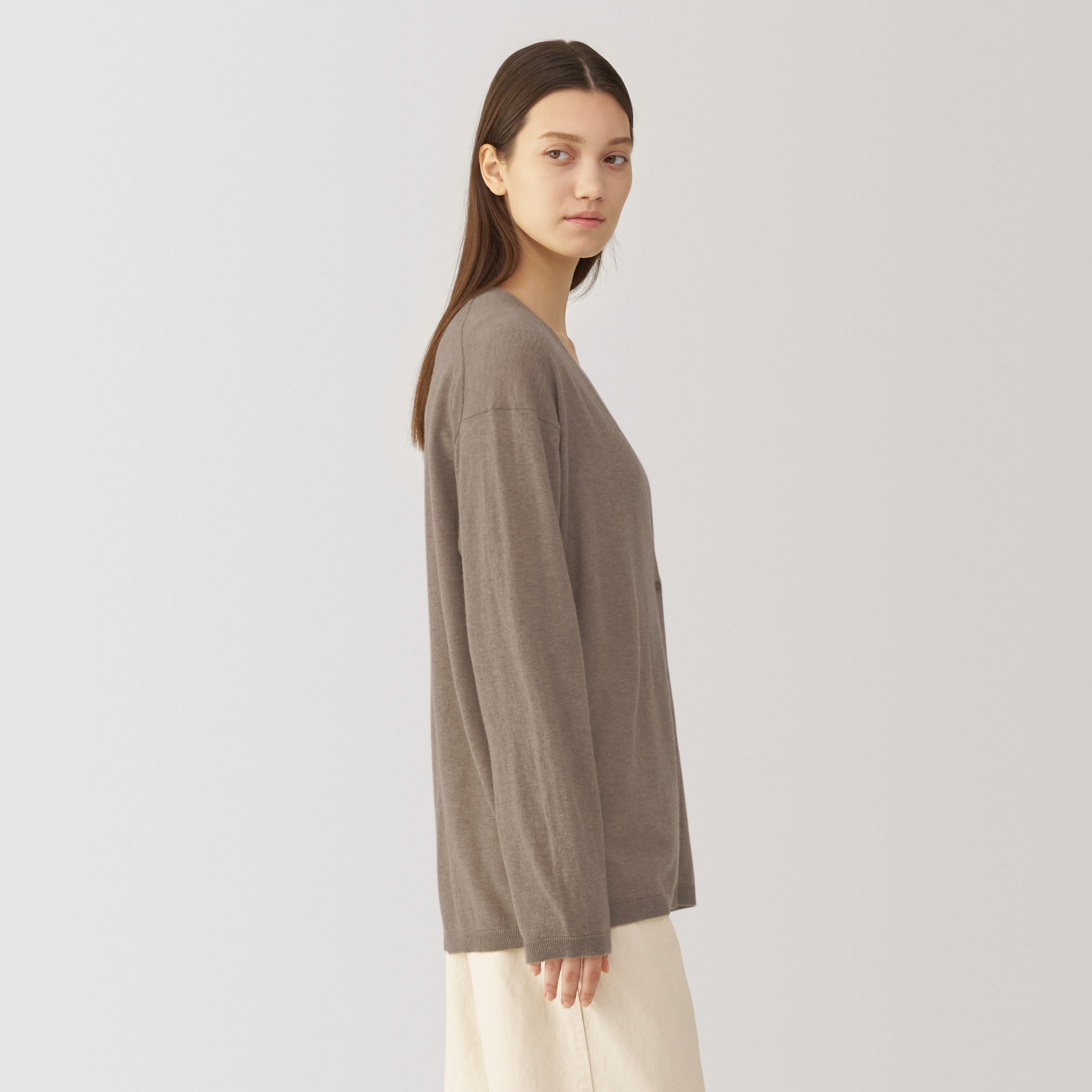 婦人　自然のまんまの色　カシミヤＶネックカーディガン