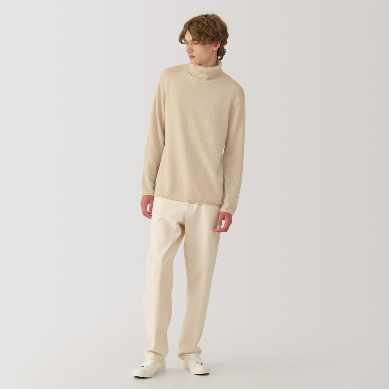 紳士　自然のまんまの色　カシミヤタートルネックセーター