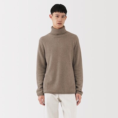 紳士　自然のまんまの色　カシミヤタートルネックセーター