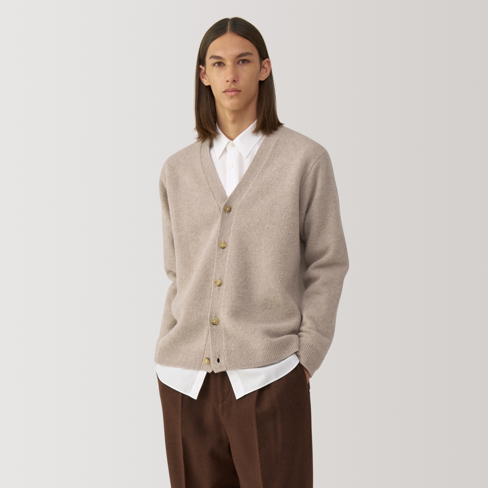 紳士　縮絨ウールＶネックカーディガン