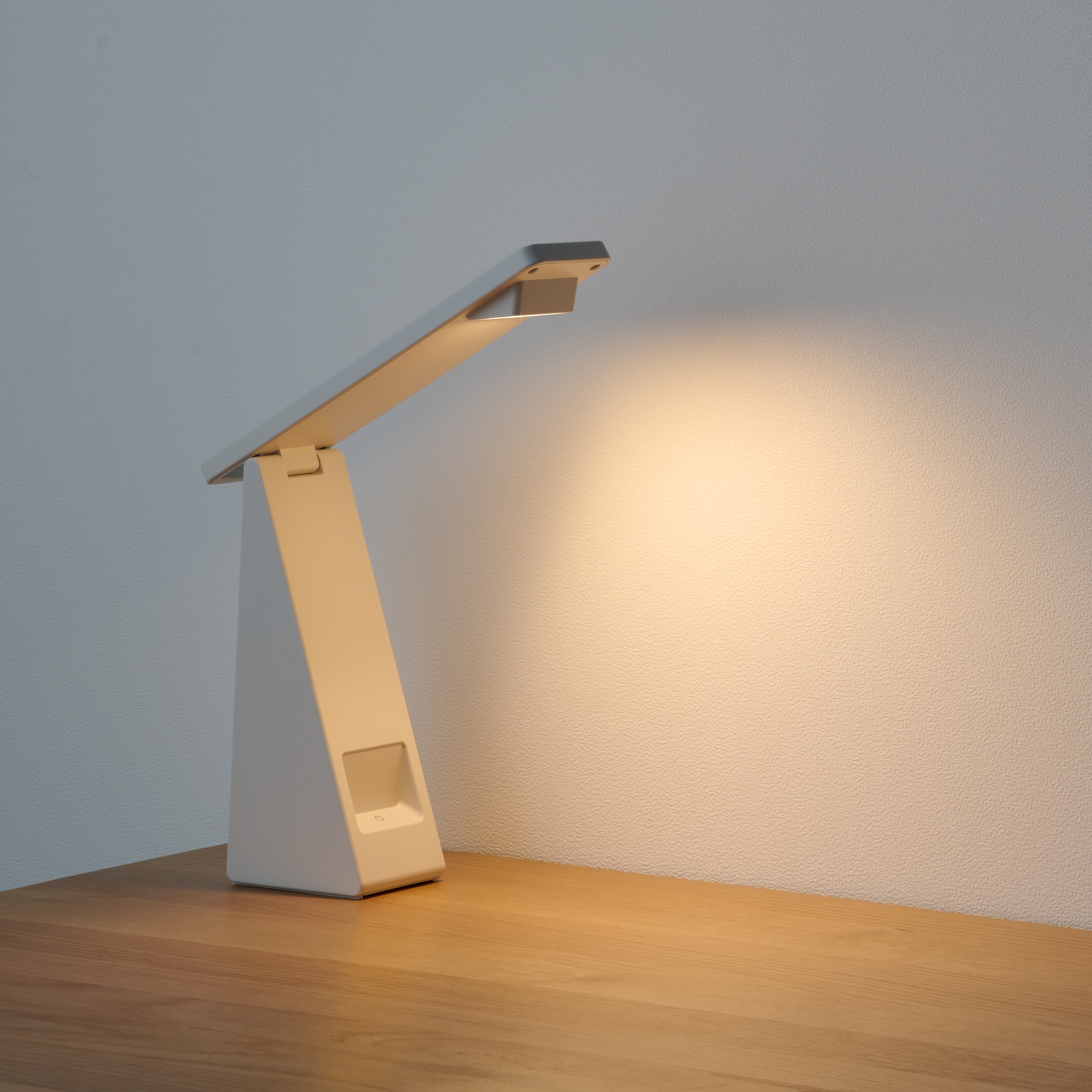 手元をてらすリビングライト