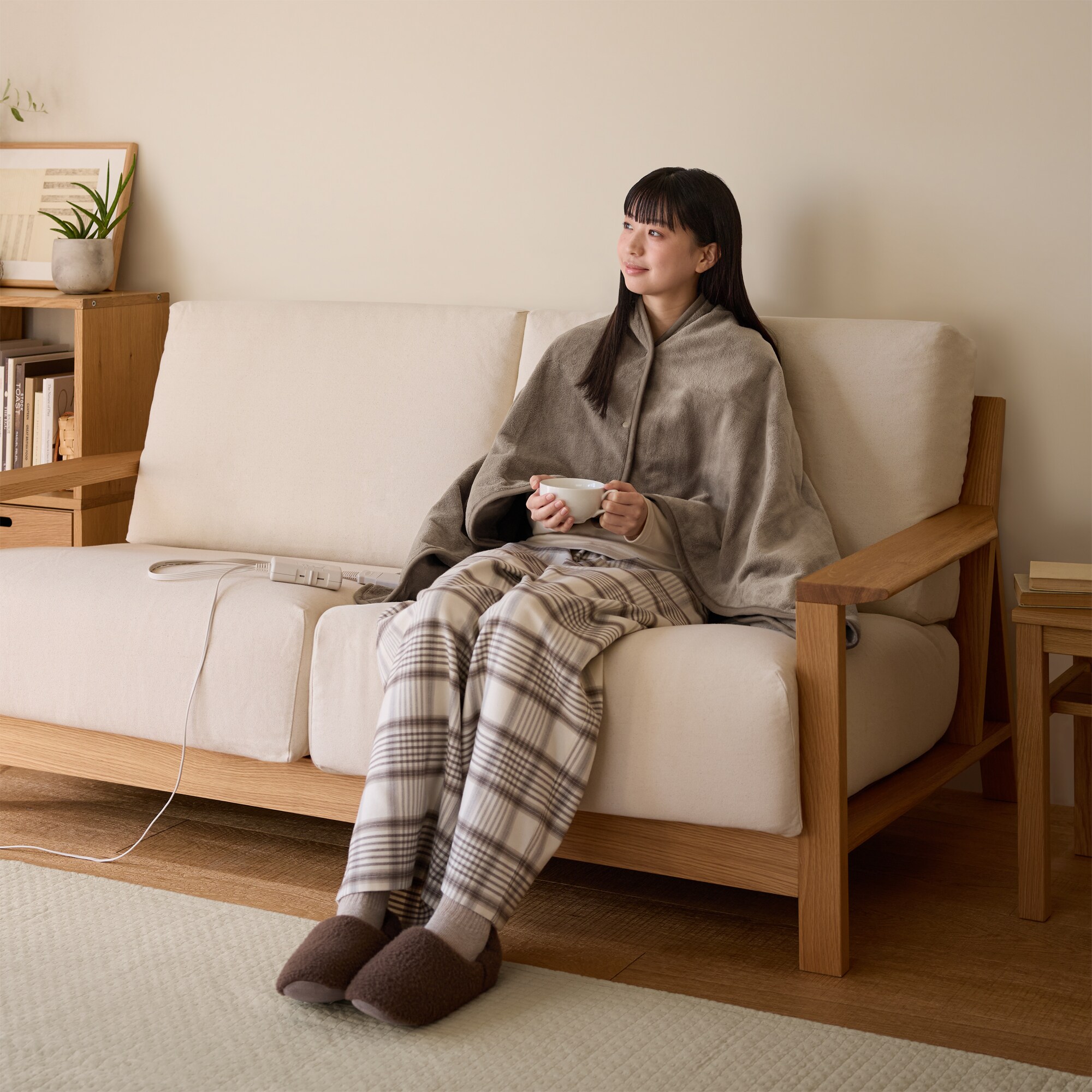羽織れる電気ブランケット | 無印良品