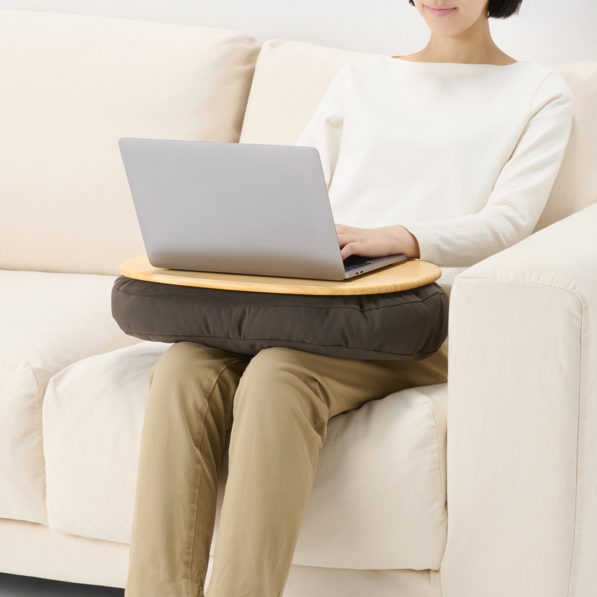ひざの上でつかえるテーブルクッション | 無印良品