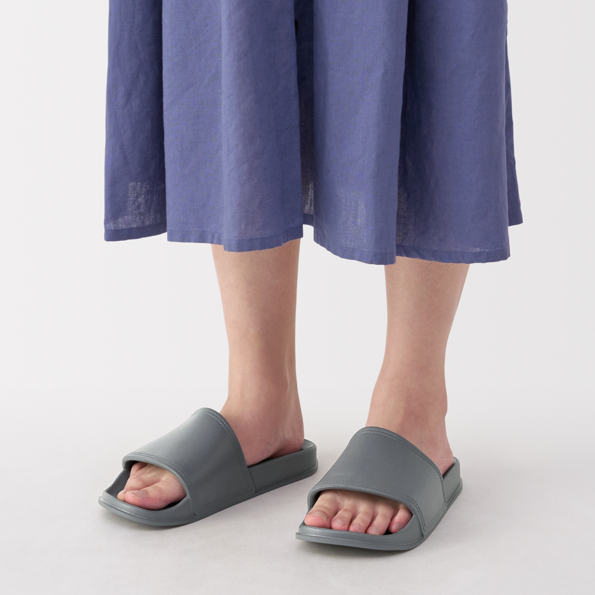 一体成型　足なりサンダル