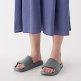 一体成型　足なりサンダル