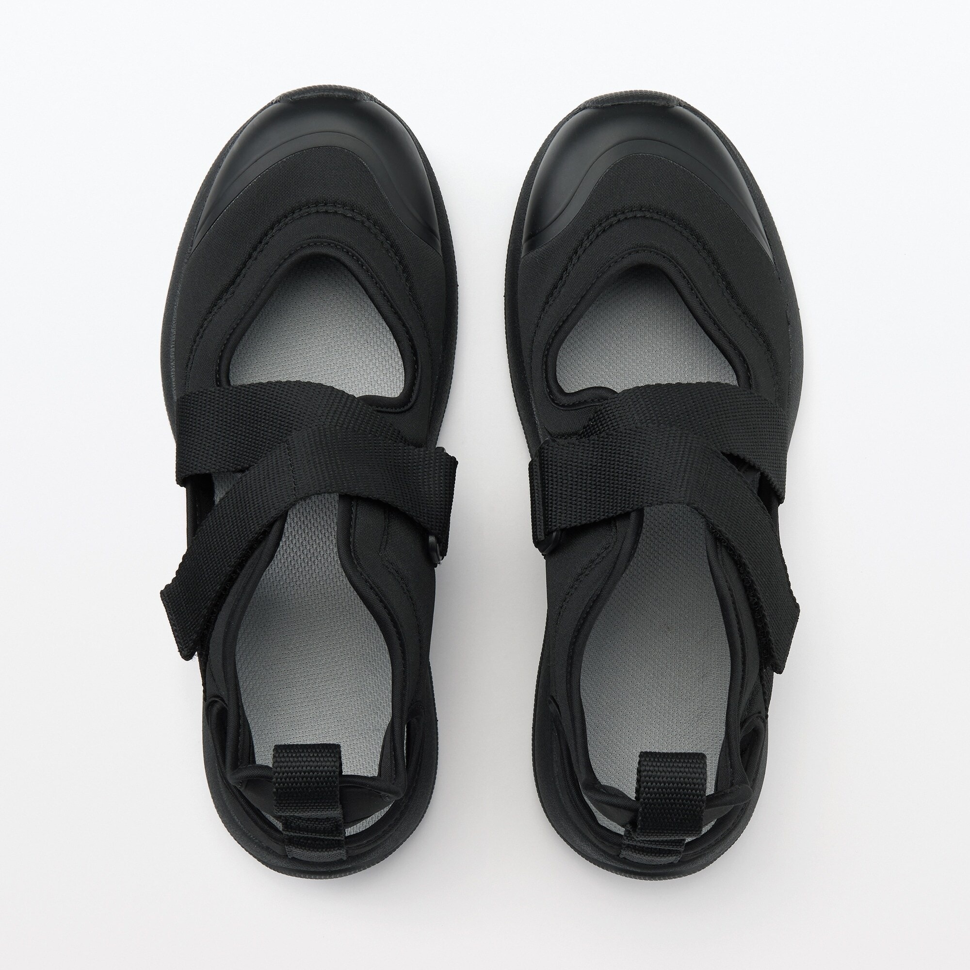 スニーカーサンダル