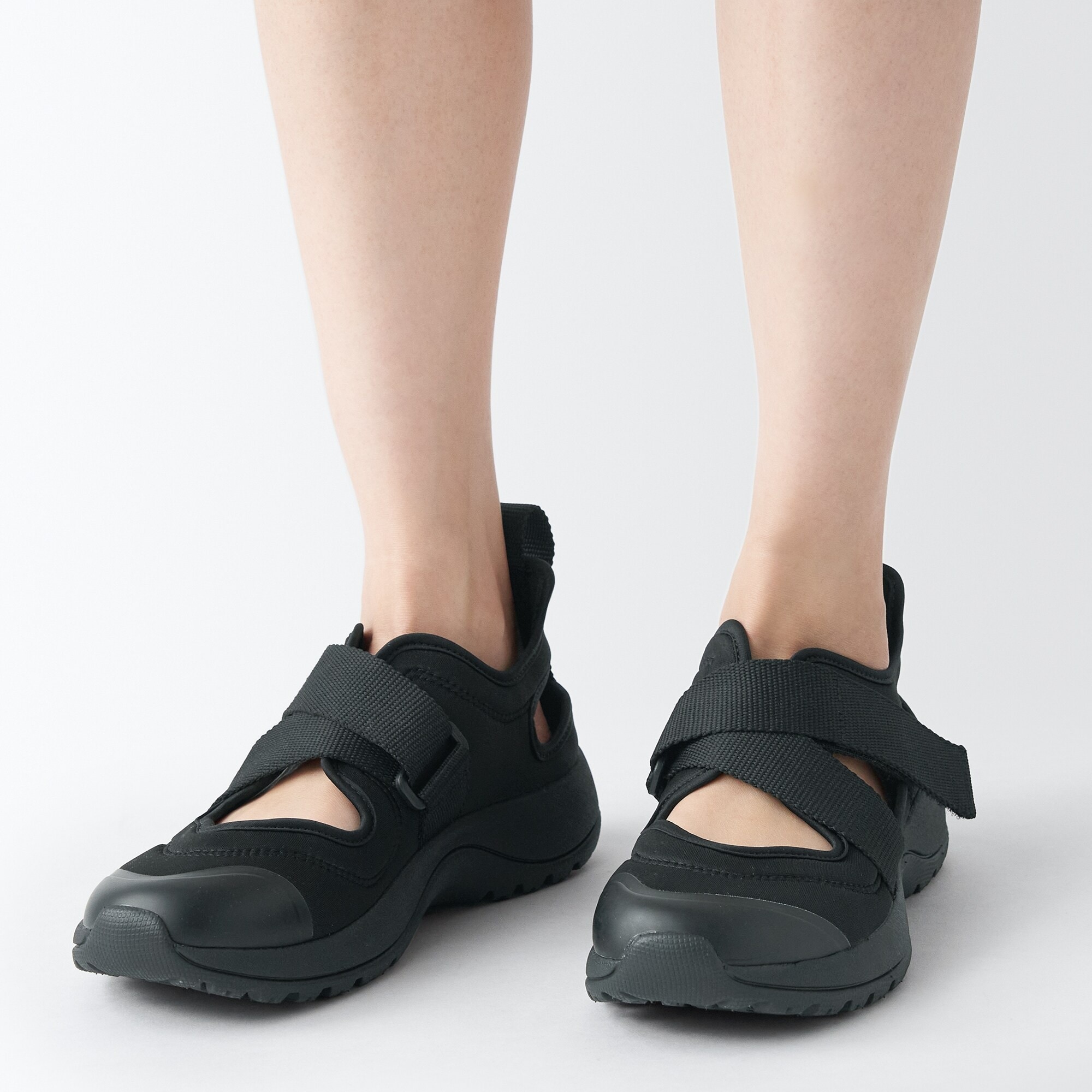 スニーカーサンダル