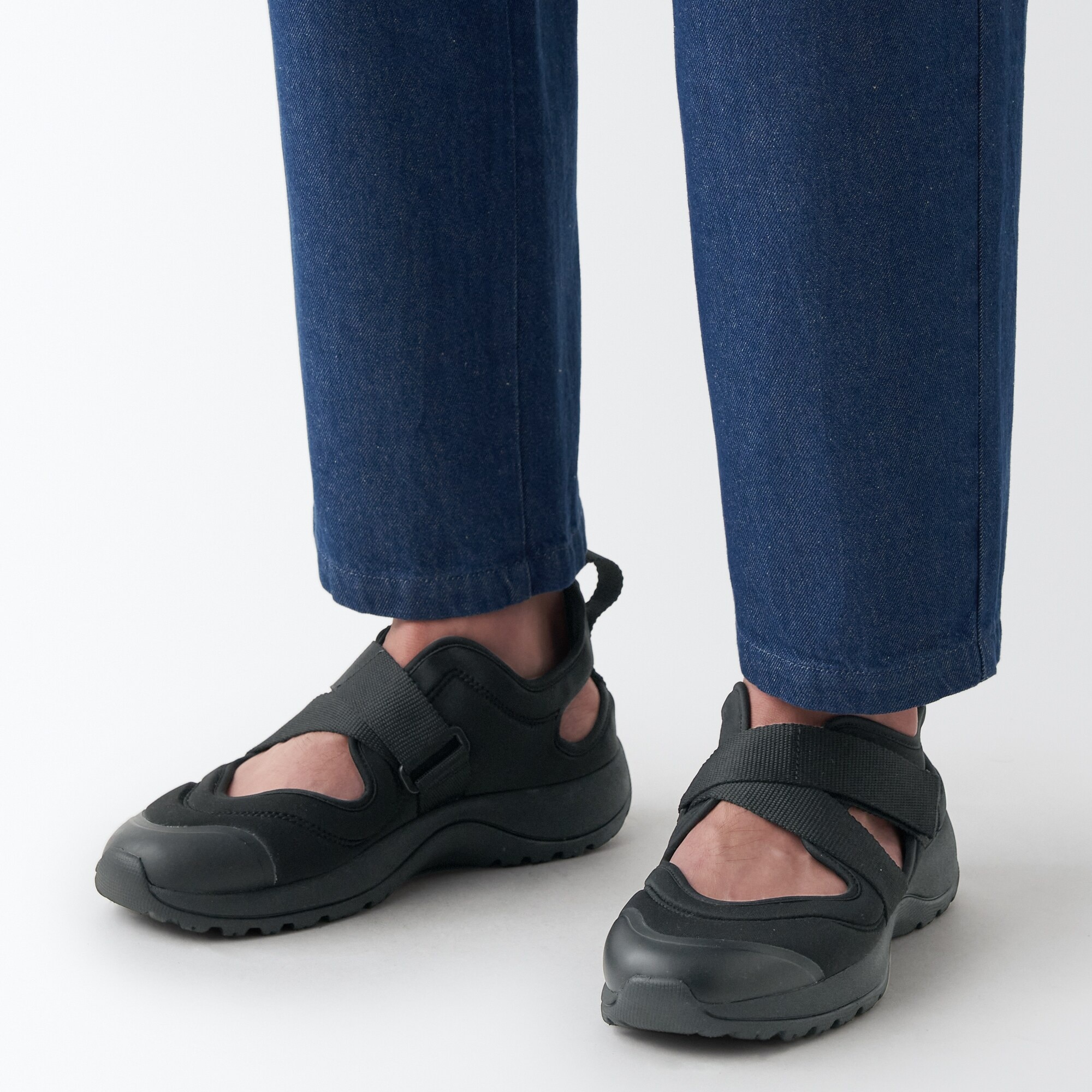 スニーカーサンダル