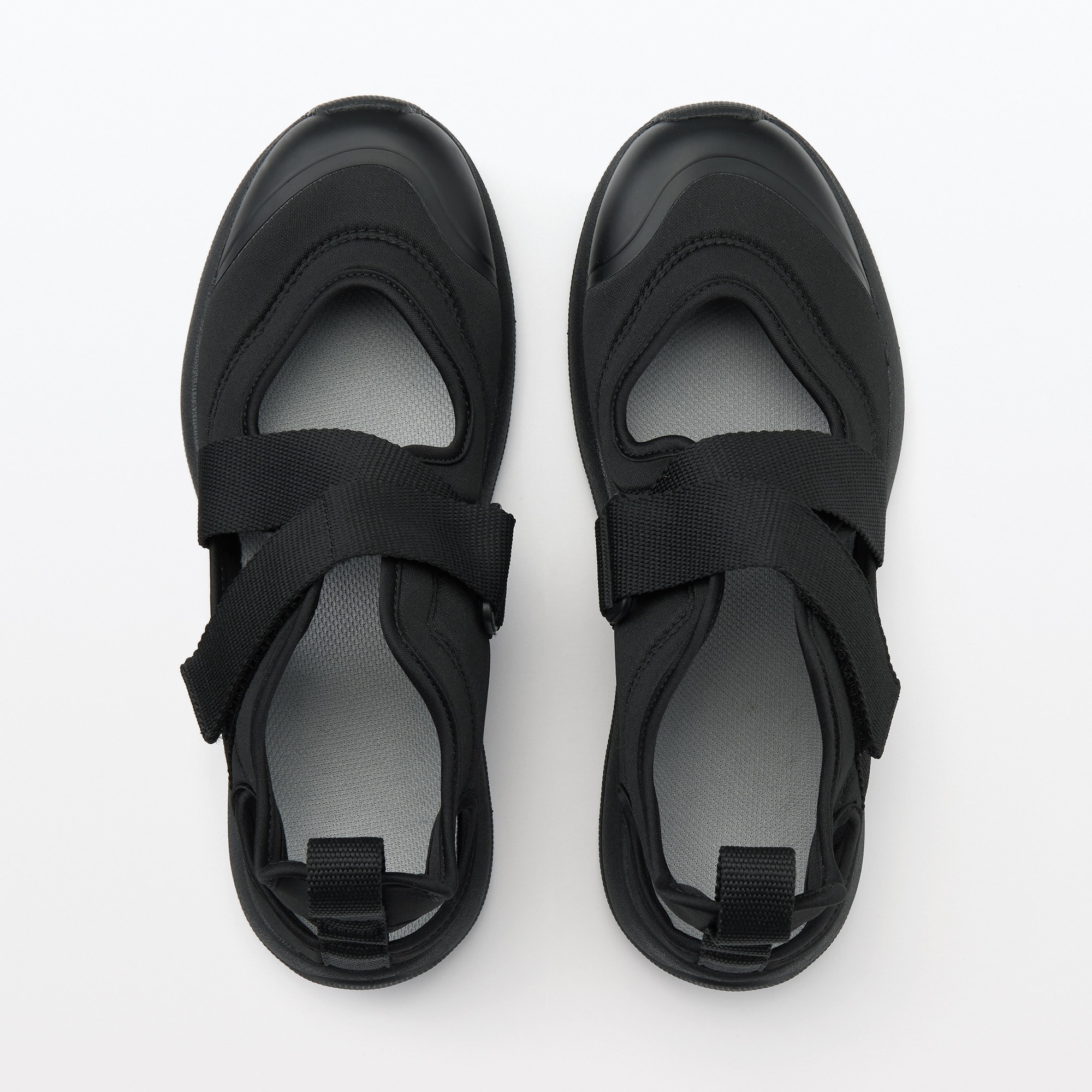 スニーカーサンダル