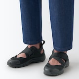 スニーカーサンダル