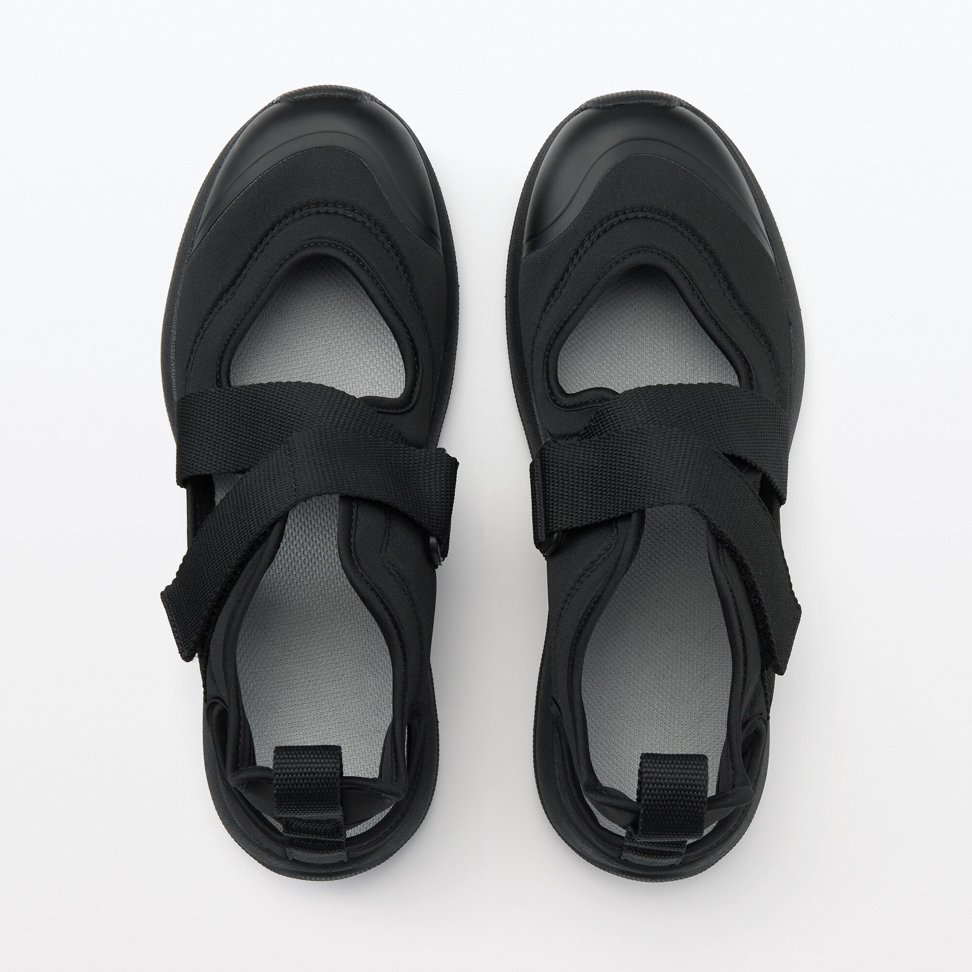 スニーカーサンダル