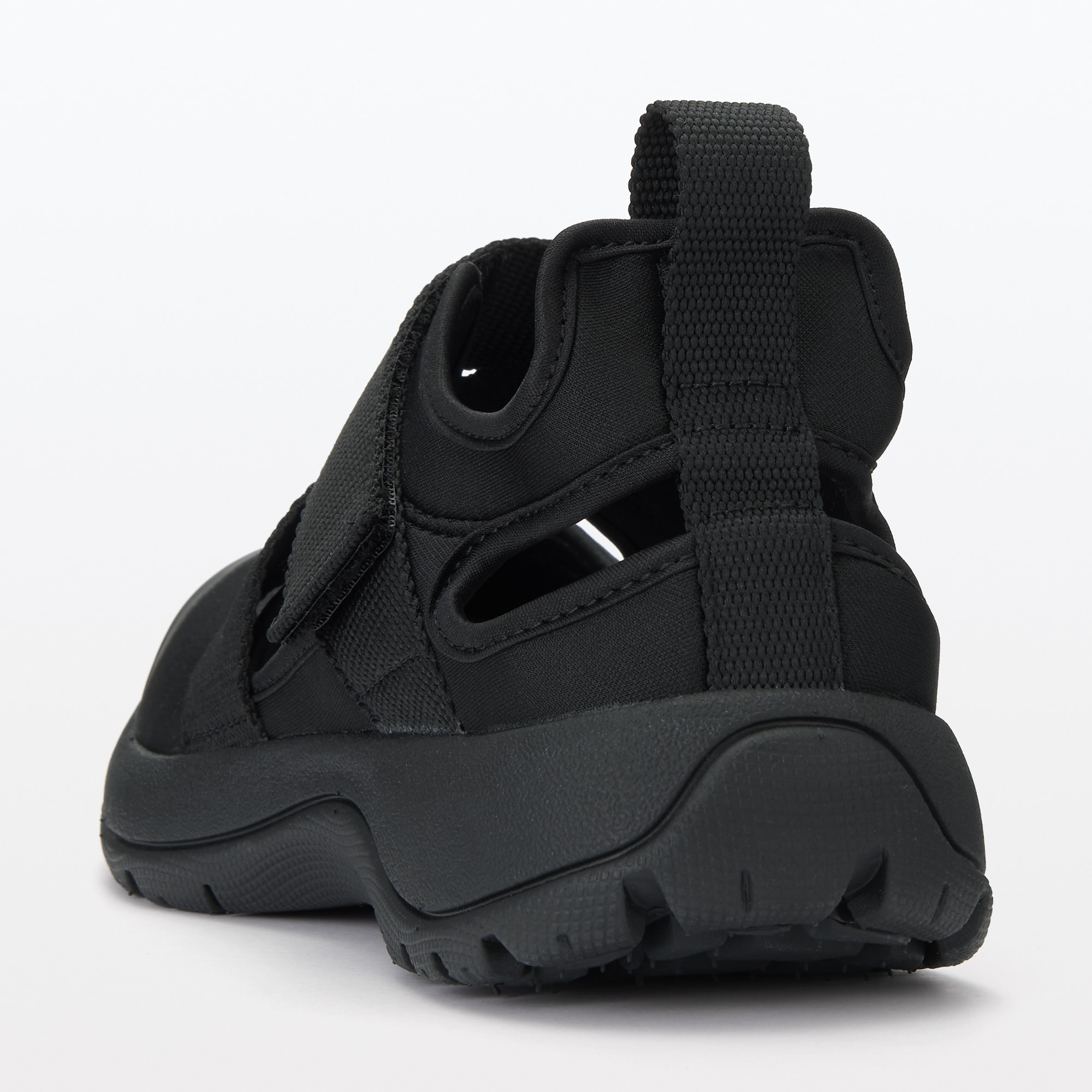 スニーカーサンダル