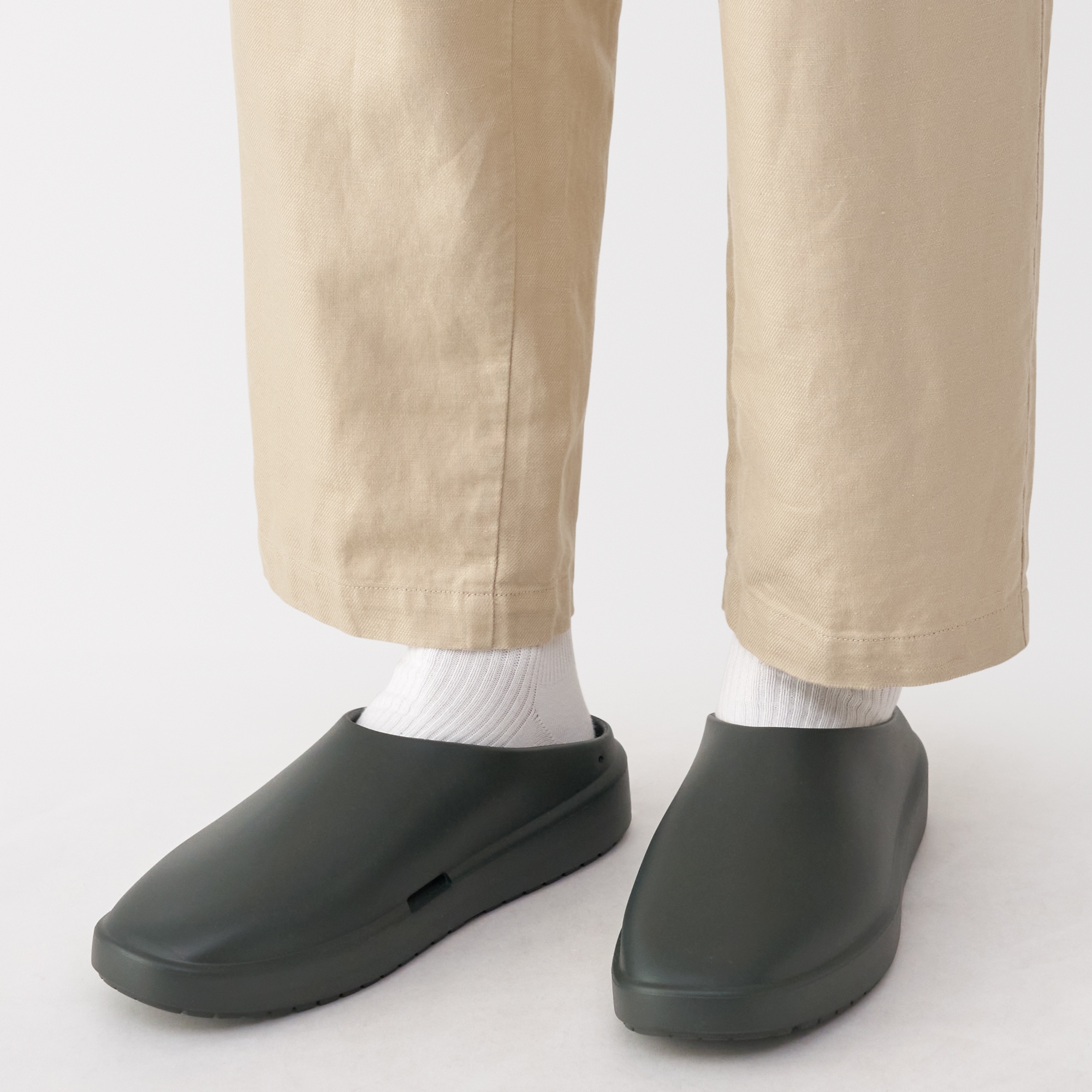 一体成型　サボサンダル