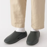 一体成型　サボサンダル