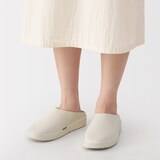 一体成型　サボサンダル