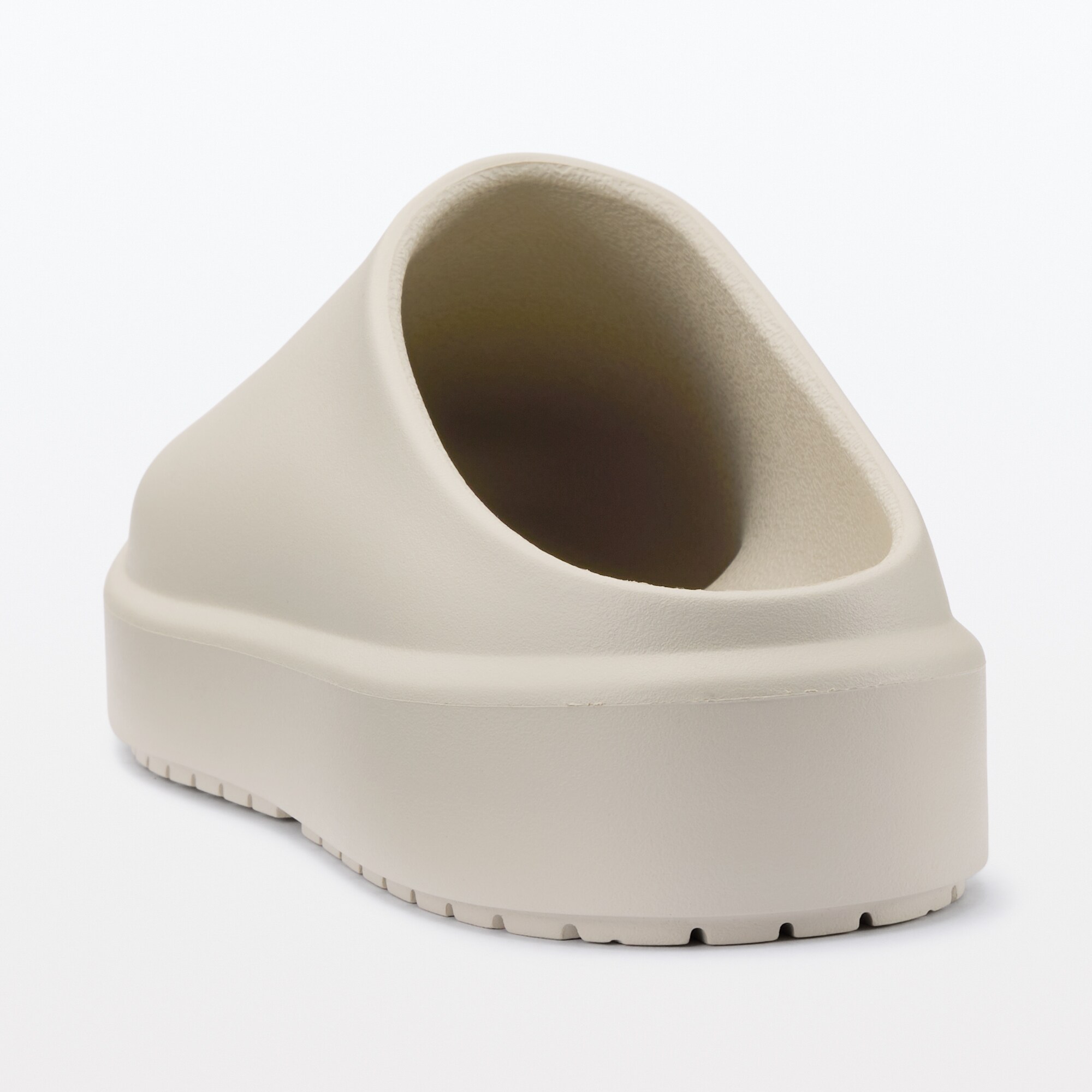 一体成型　サボサンダル