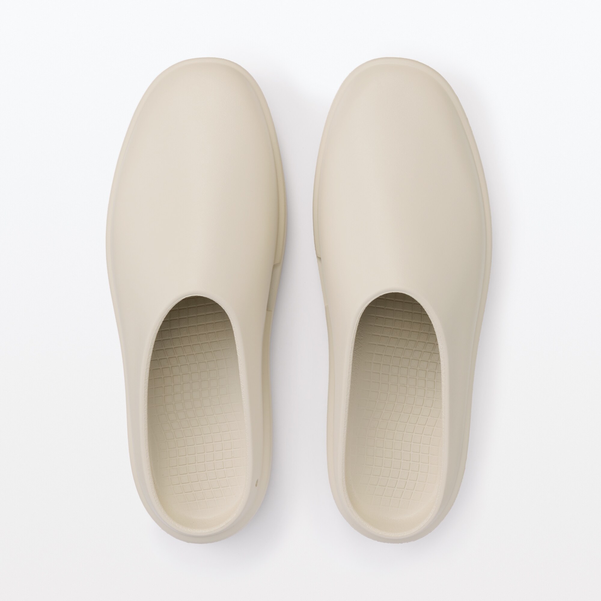 一体成型　サボサンダル