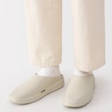 一体成型　サボサンダル