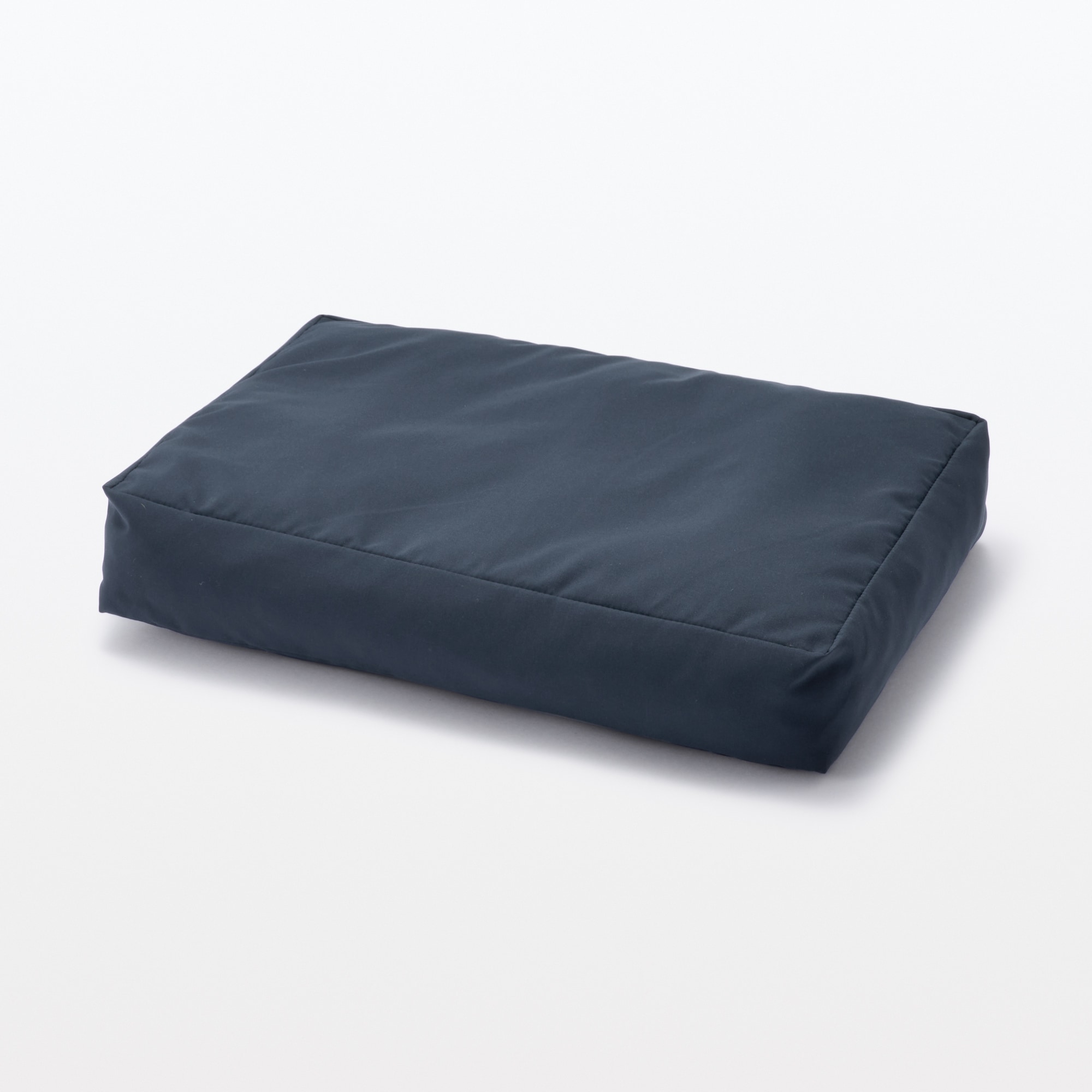 丸洗いできる　ペット用ミニクッション