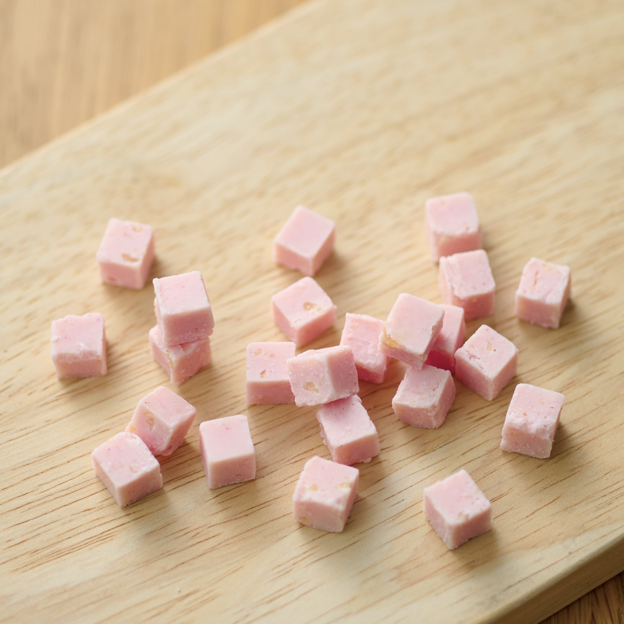 はじけるキャンディ入りチョコ　いちご味