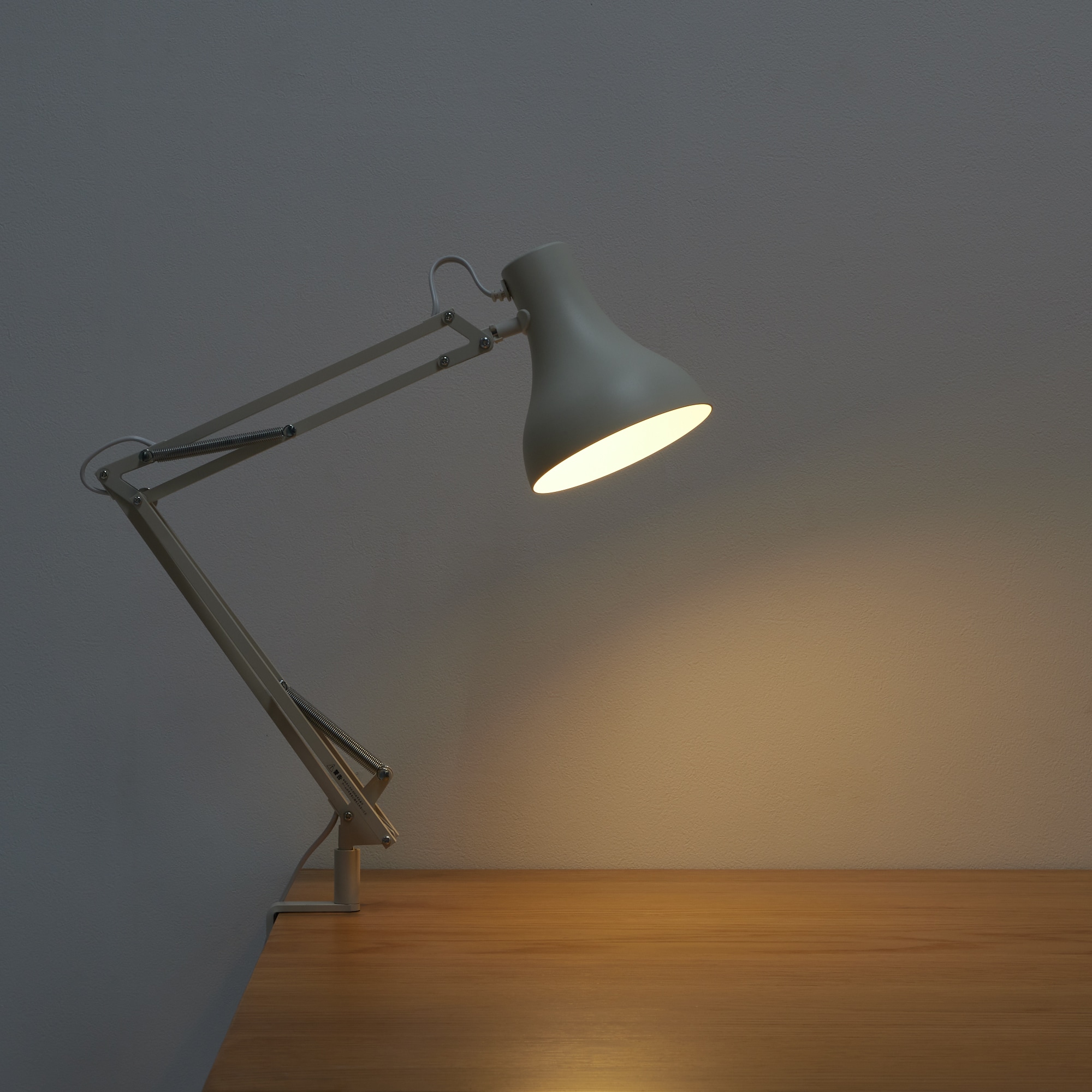 ＬＥＤアルミアームライト　クランプ付