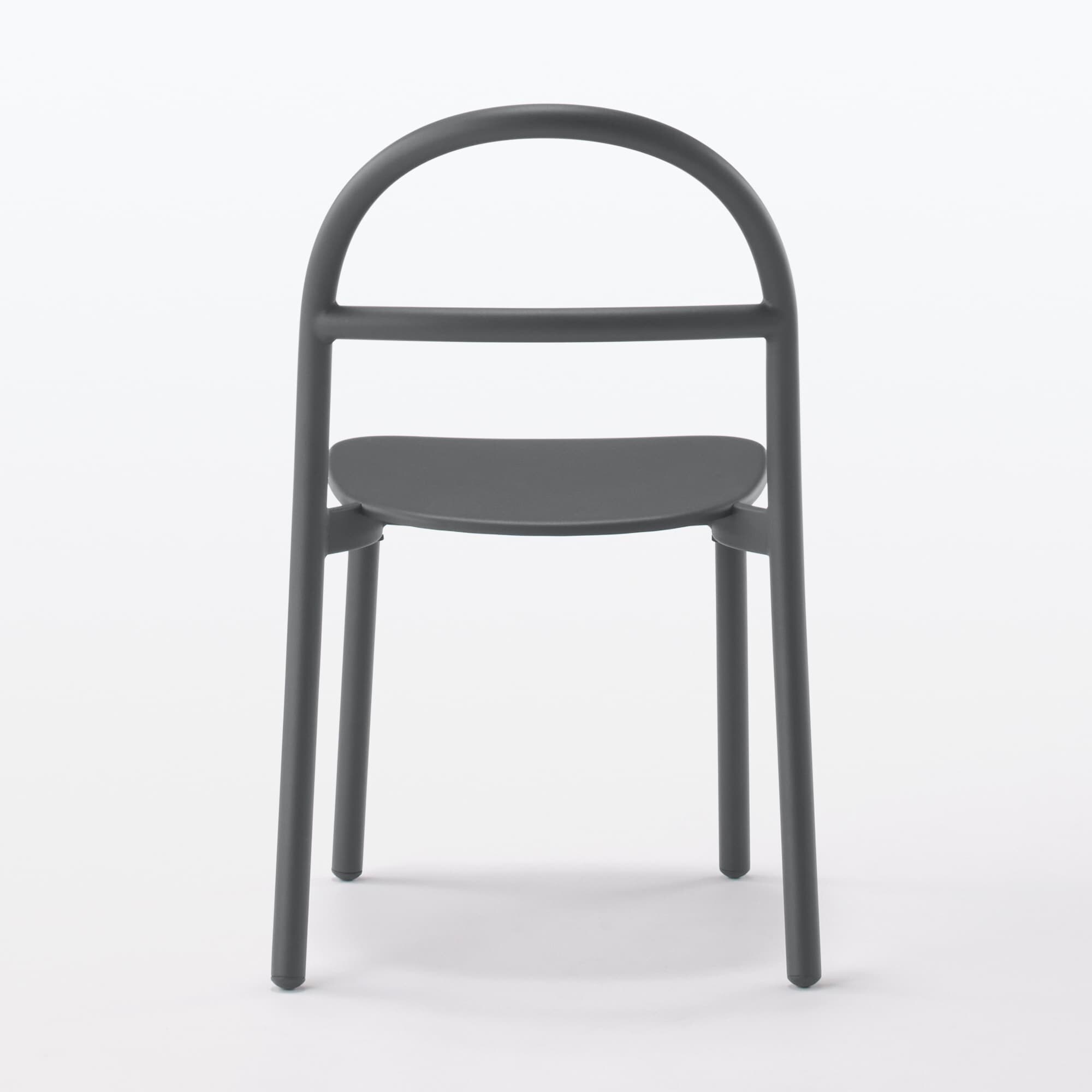 中でも外でも使える　アルミチェア