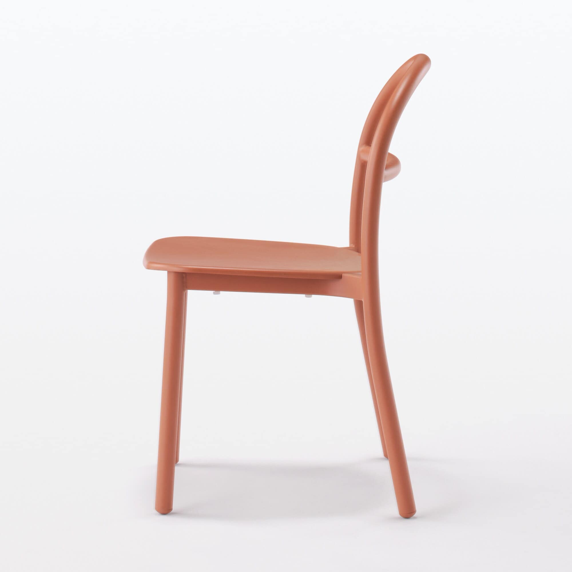 中でも外でも使える　アルミチェア