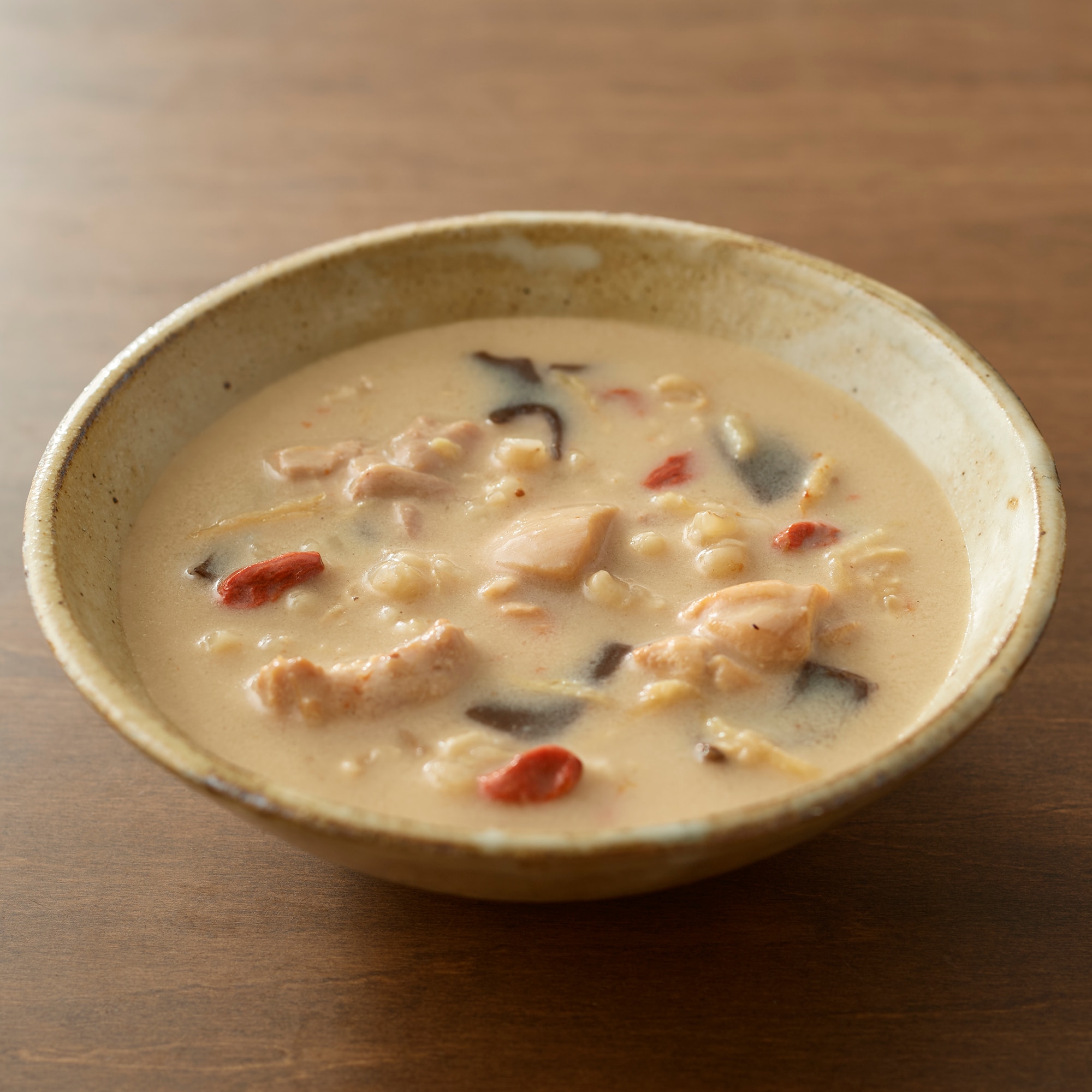 養生スープ　鶏肉とクコの実の生姜スープ