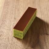 世界のお菓子　抹茶のオペラケーキ