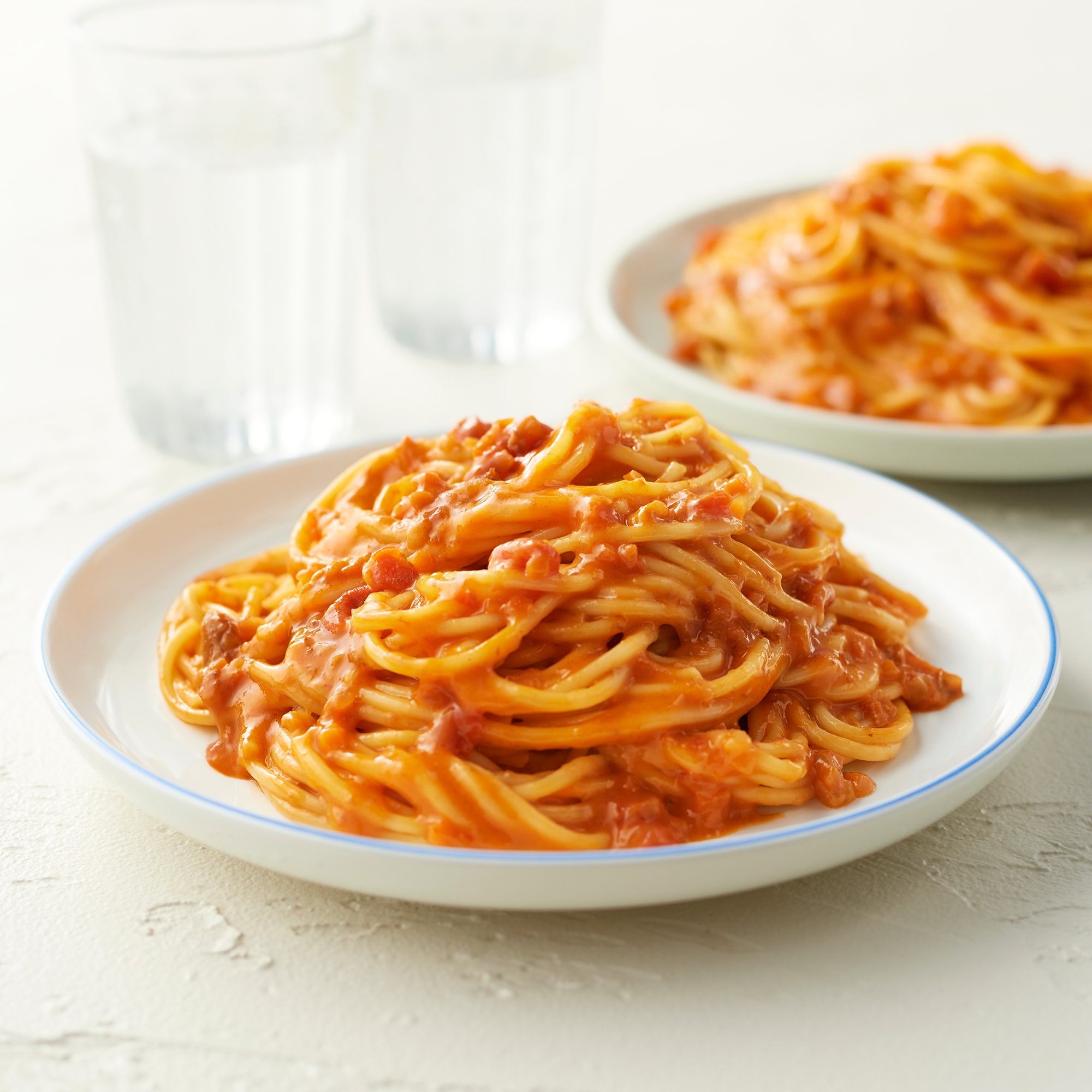 素材の旨みひきたつパスタソース　紅ずわい蟹のトマトクリーム