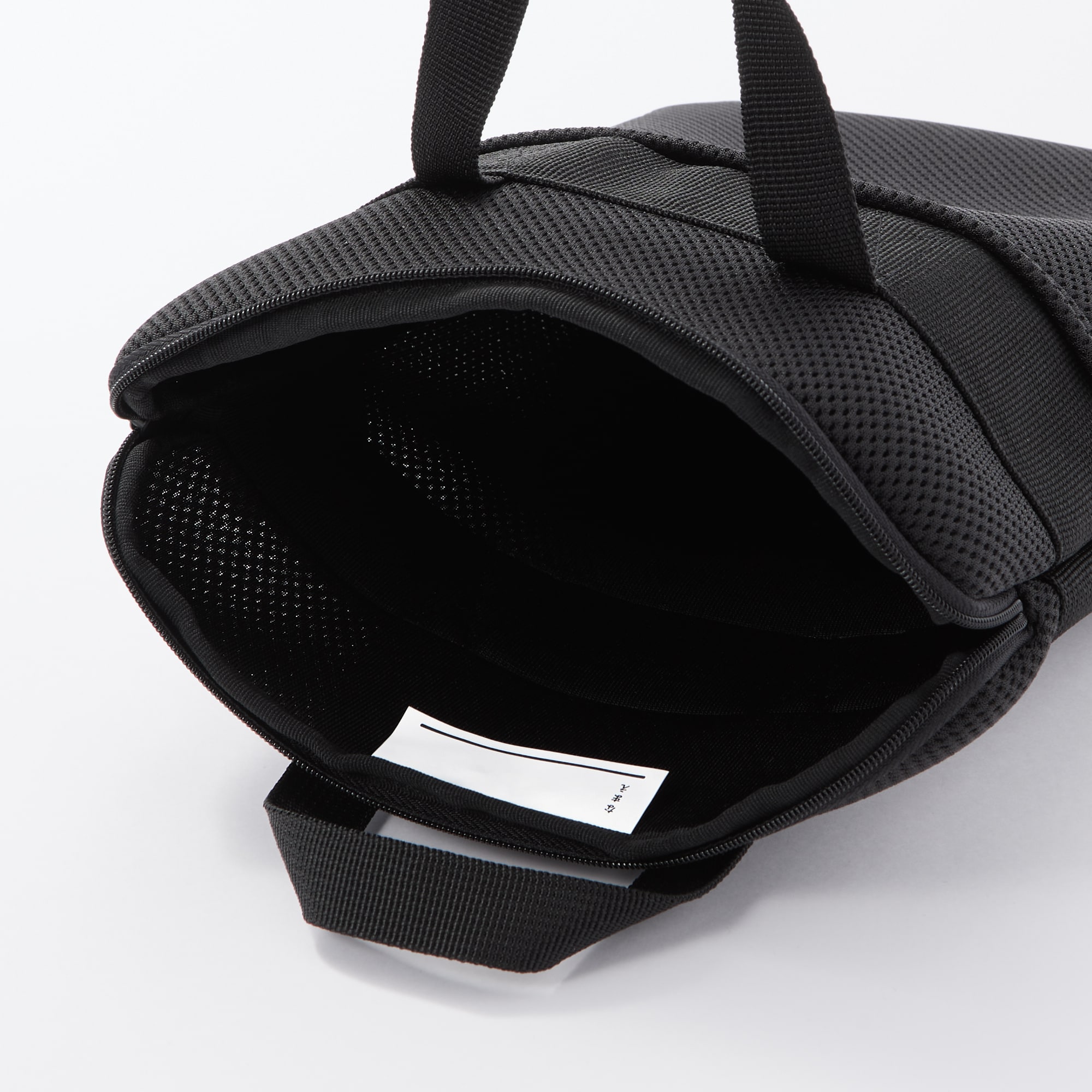 ポリエステル　縦型クッションタブレットケース