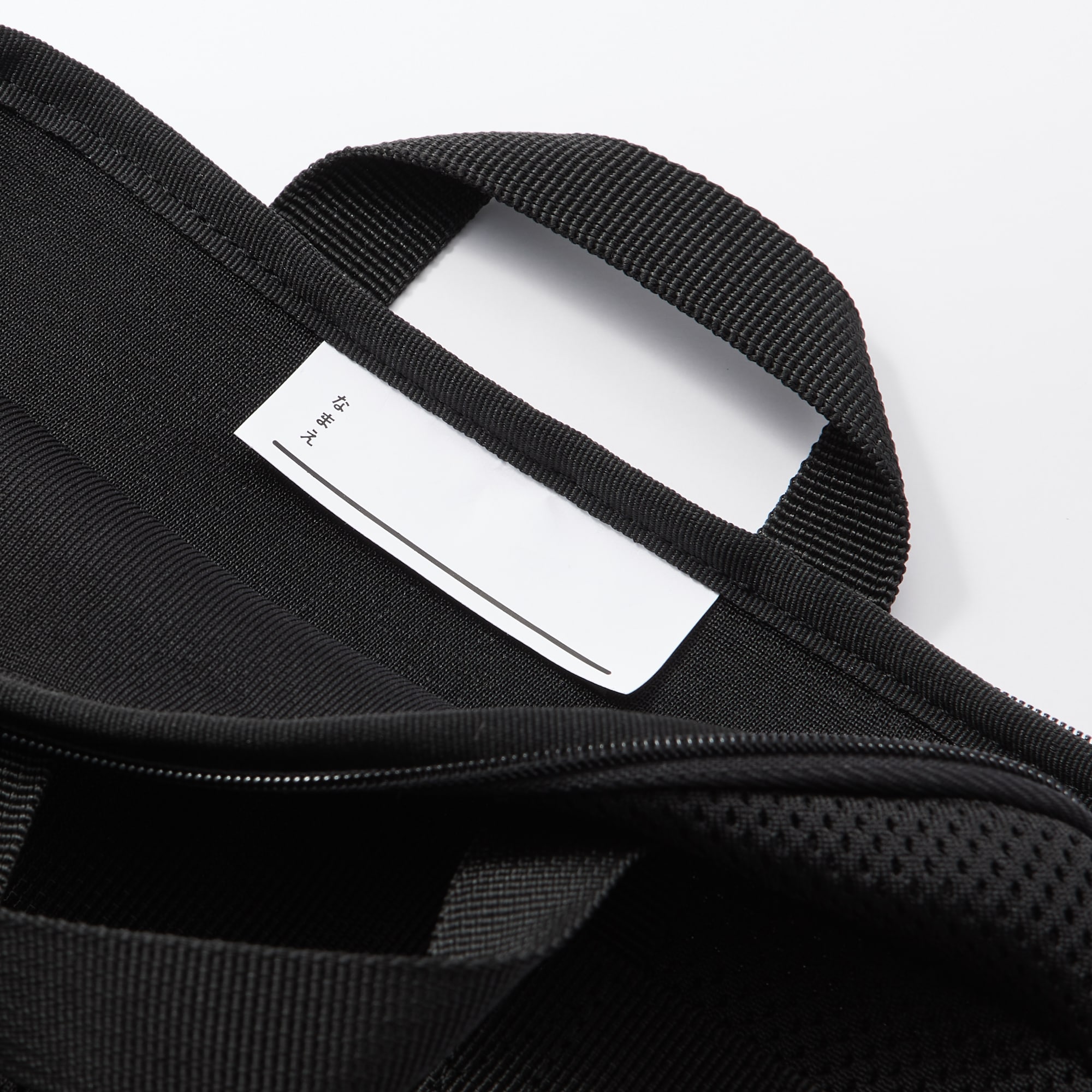 ポリエステル　縦型クッションタブレットケース