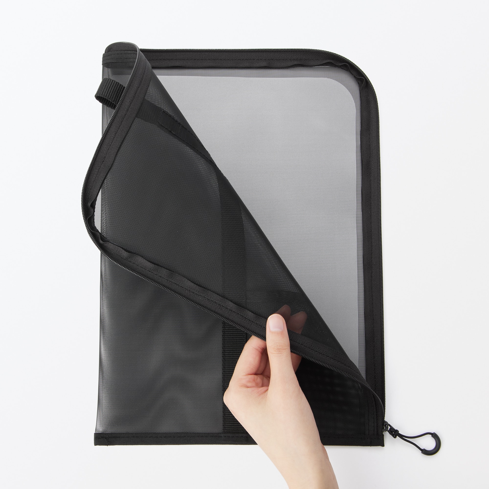 ナイロンメッシュ　縦型書類ケース・仕切り付