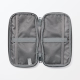 ポケット数が変えられる　ガジェットポーチ　スリム