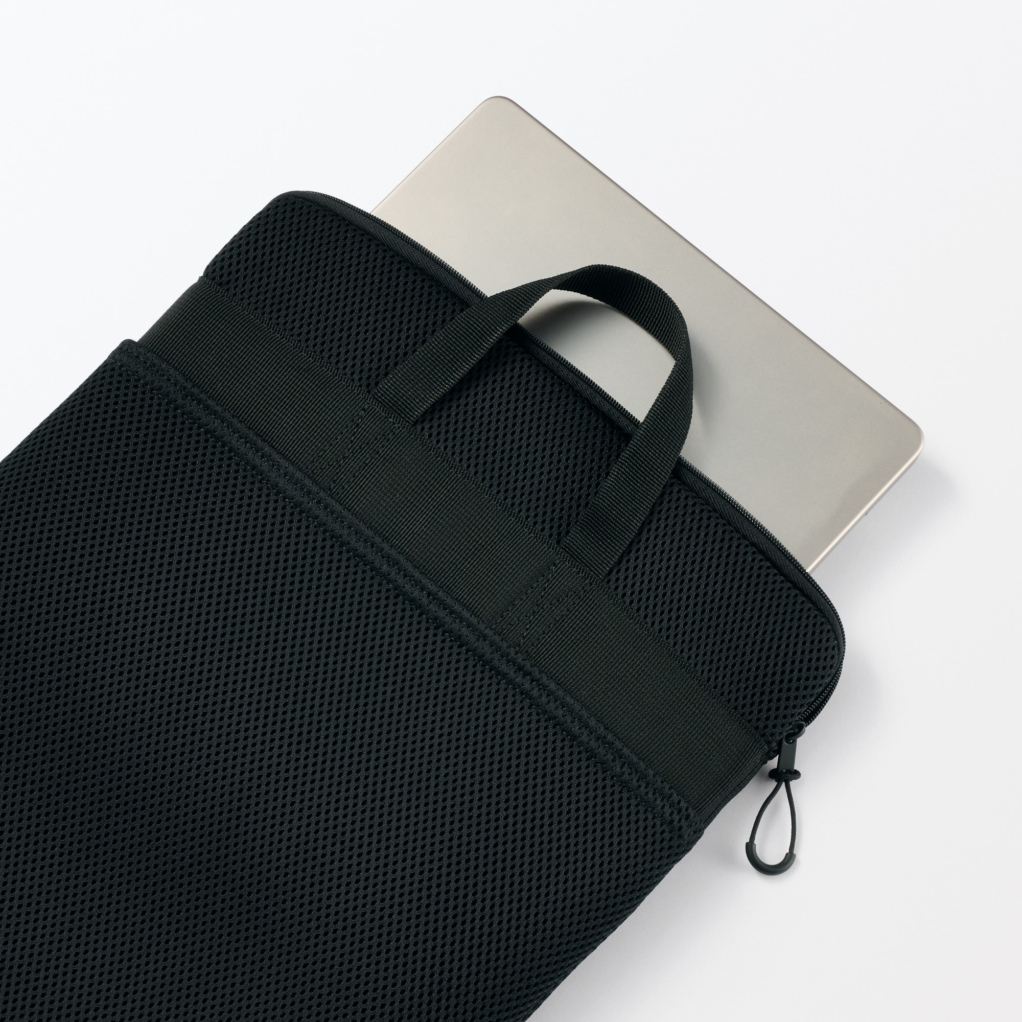 ポリエステル　縦型クッションパソコンケース