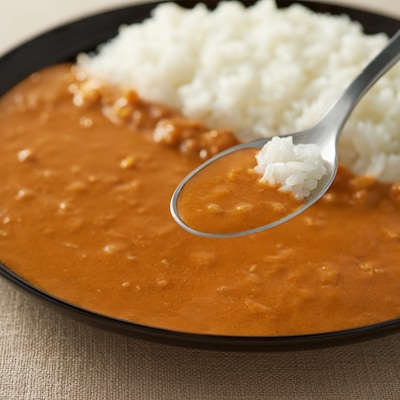 素材の旨みがとけこんだ　海老クリームカレー３袋入