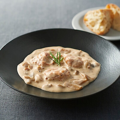 素材を生かした　チキンフリカッセ　１５０ｇ（１人前）