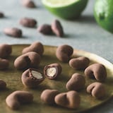 ライム発酵のカカオを生かした　チョコがけカシューナッツ