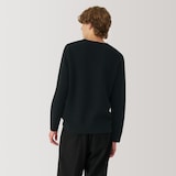 紳士　自然の色を活かして染色した　ヤククルーネックセーター