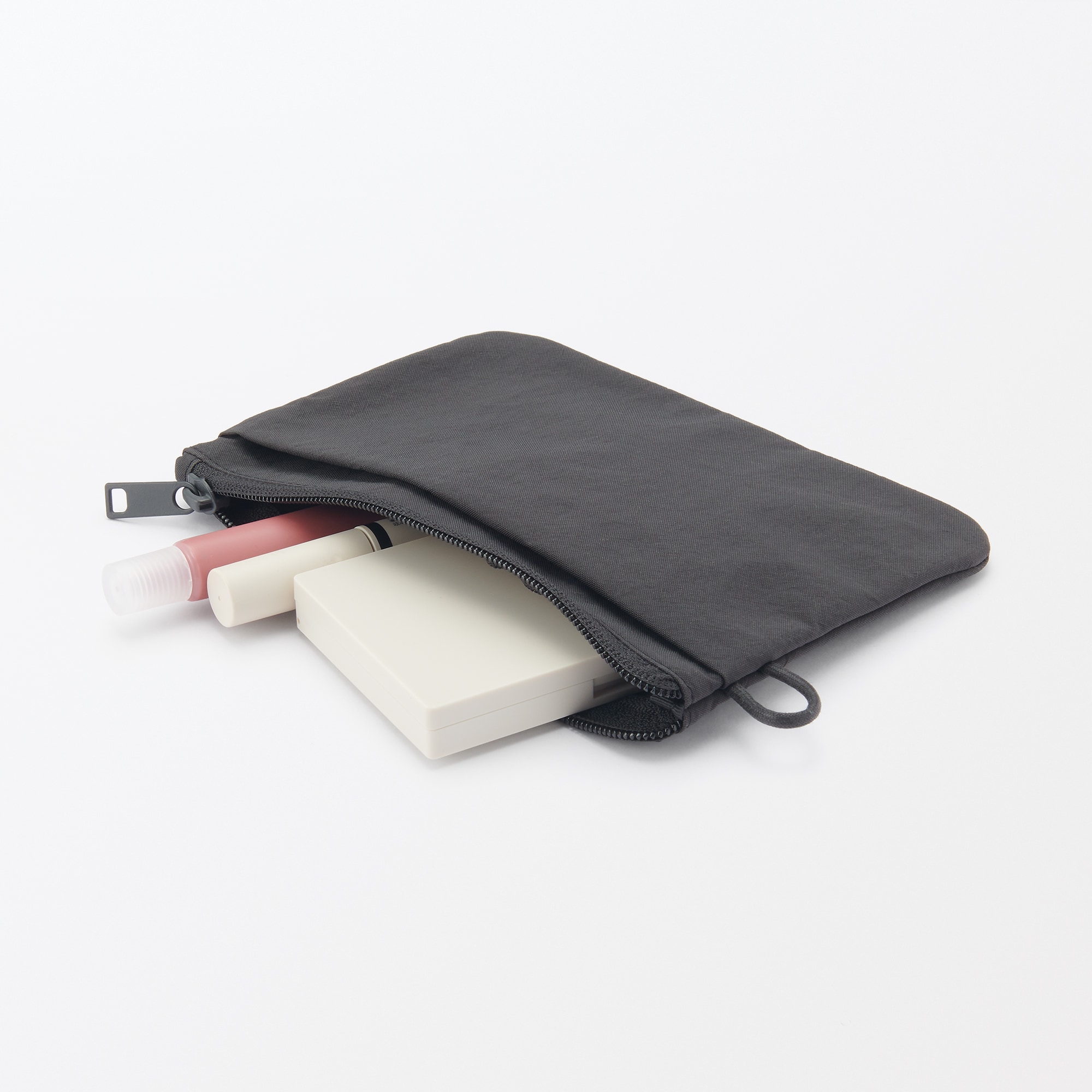 リンクルナイロン　フラットポーチ