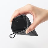 リンクルナイロン　片手で開くフラットポーチ