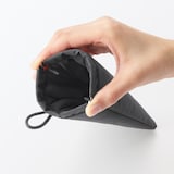 リンクルナイロン　片手で開くフラットポーチ