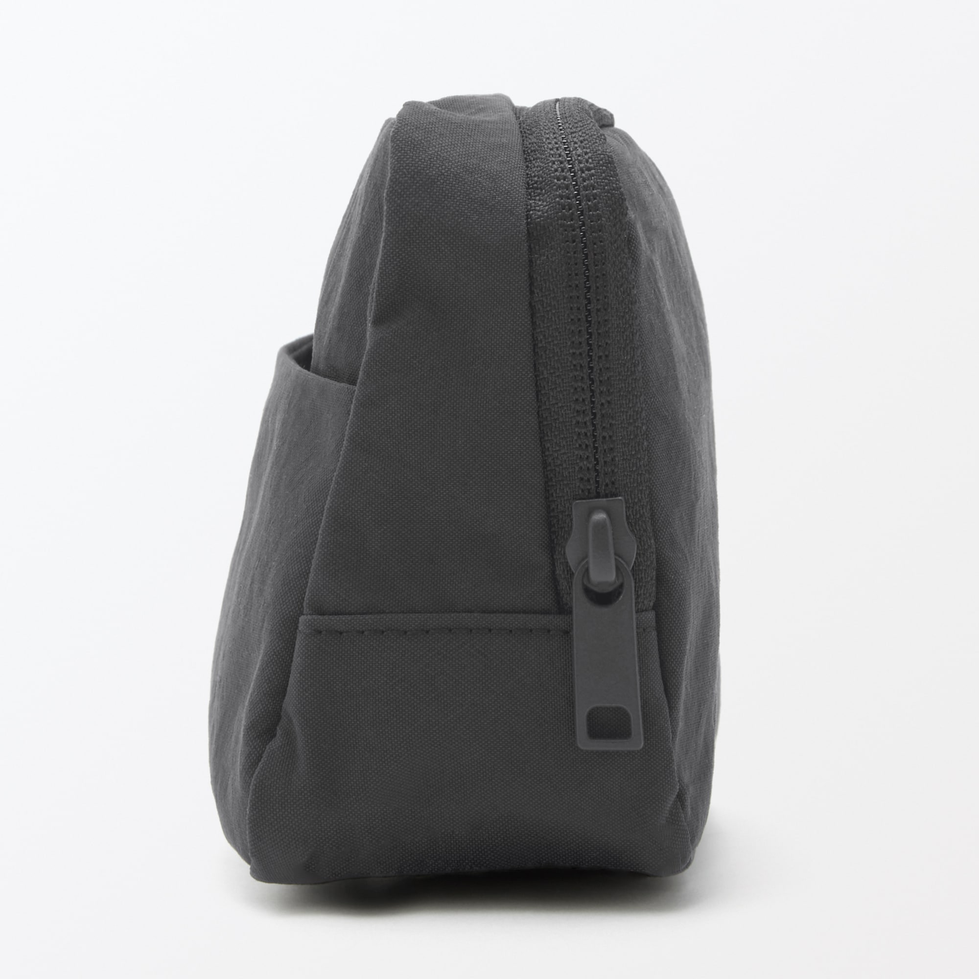 リンクルナイロン　大きく開くポーチ