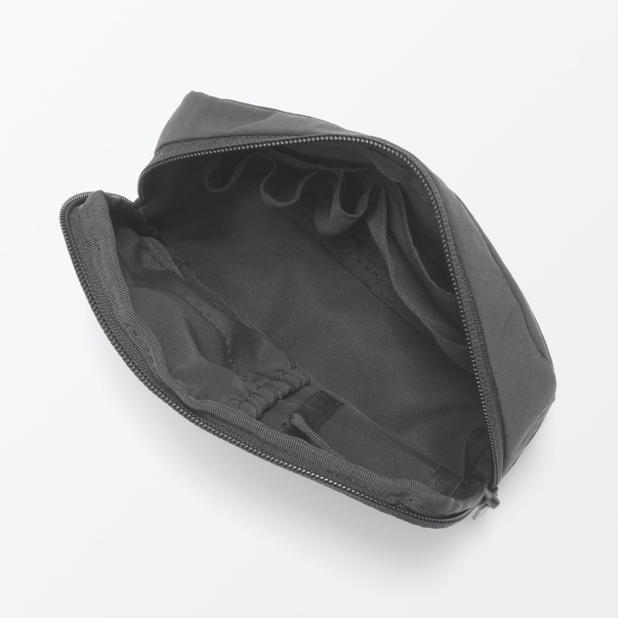 リンクルナイロン　大きく開くポーチ