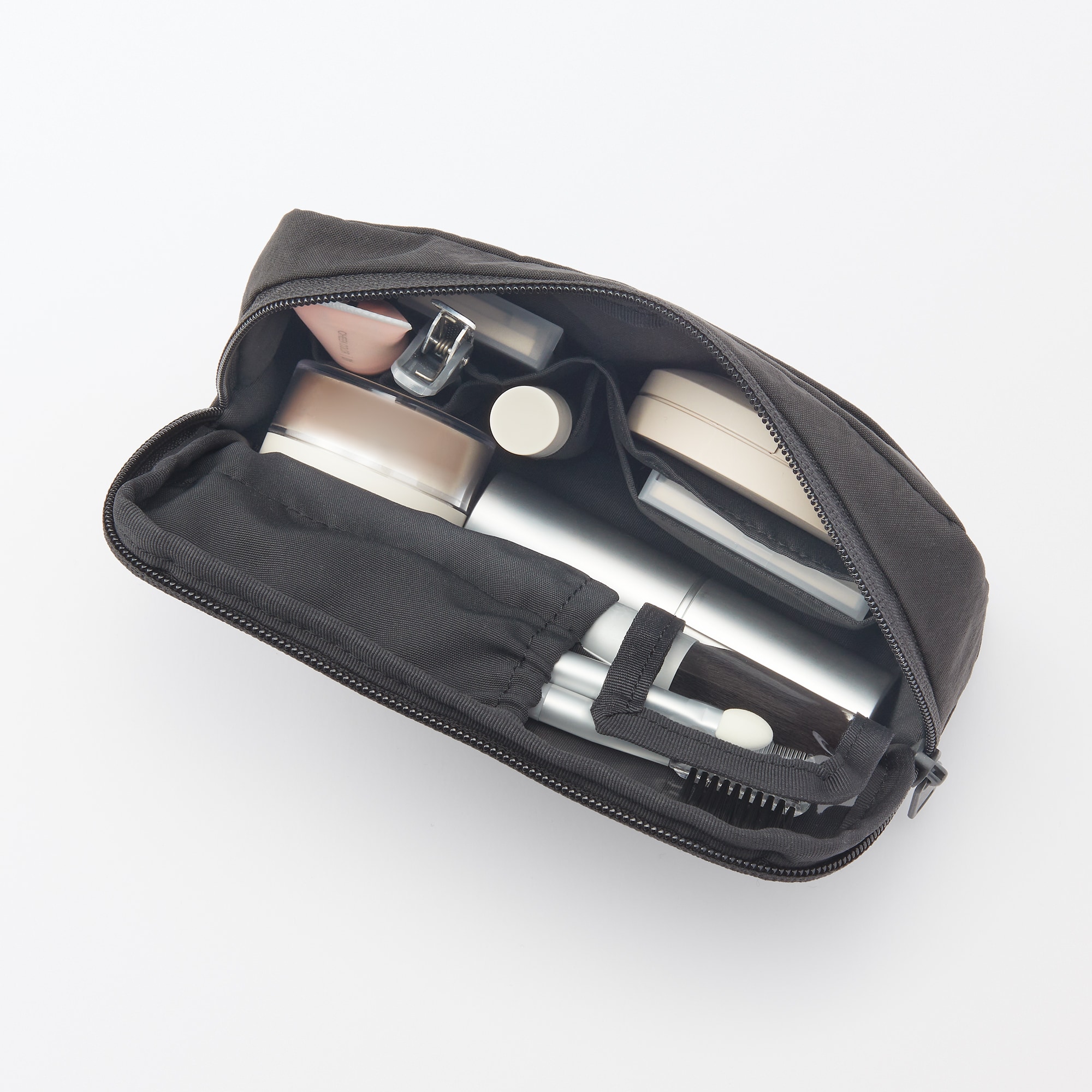 リンクルナイロン　大きく開くポーチ