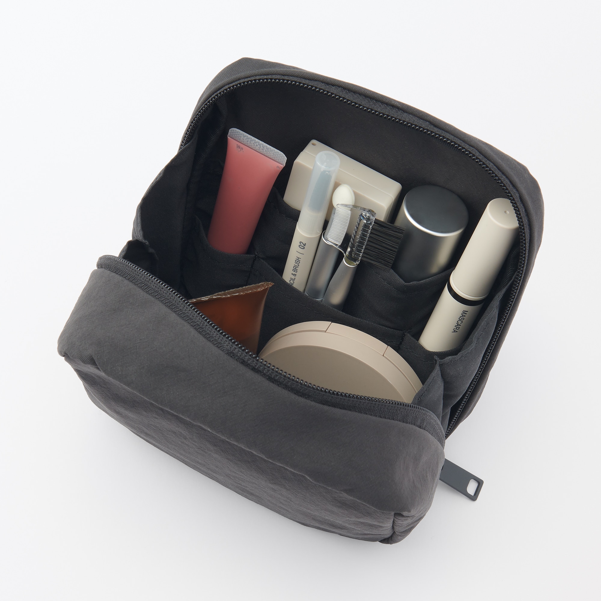 リンクルナイロン　大きく開くスクエアポーチ