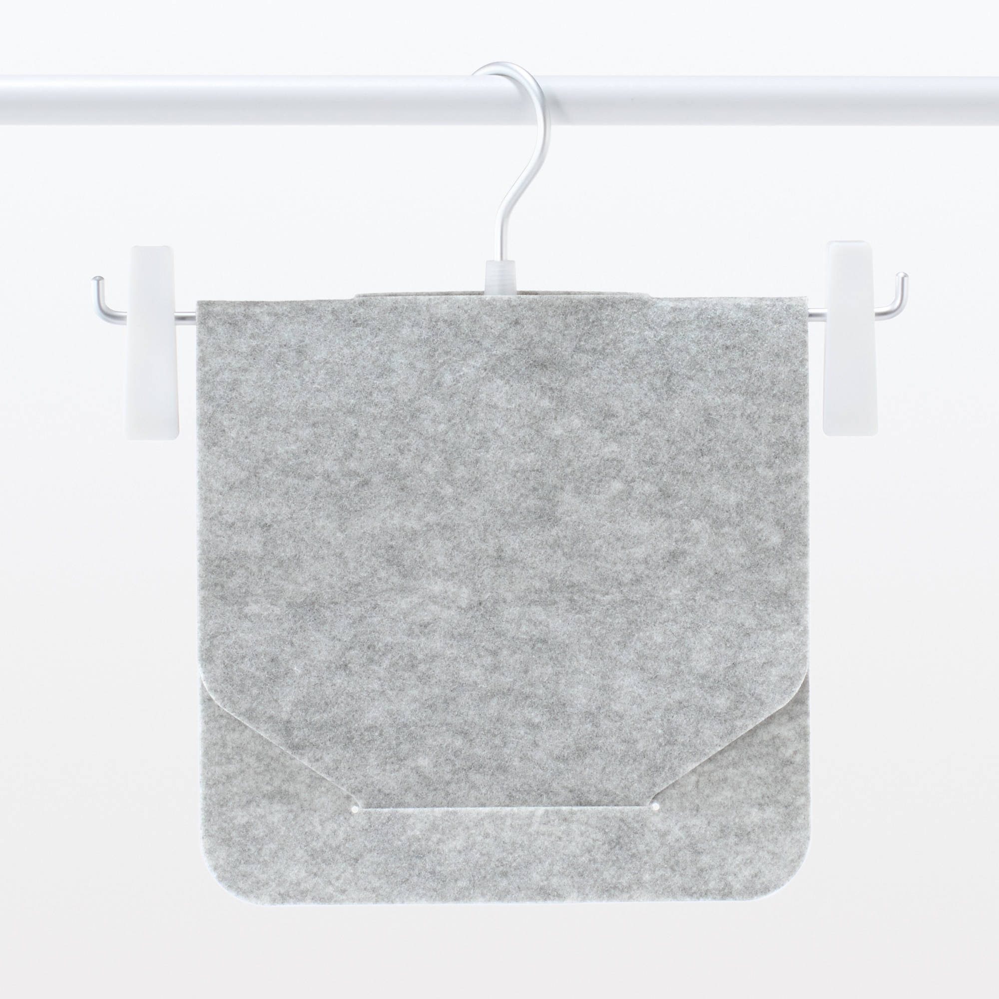 消臭機能付き　くりかえし使える除湿シート　ハンガー用